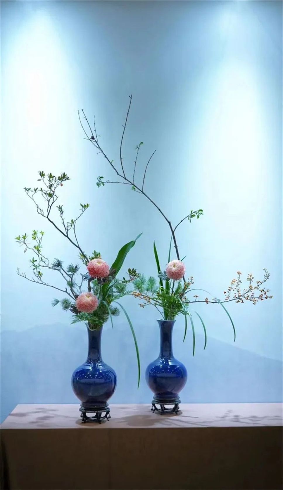 【采薇專欄】傳統(tǒng)插花要破圈兒？17個(gè)流派、名師的200個(gè)作品點(diǎn)亮南京“最美花展”