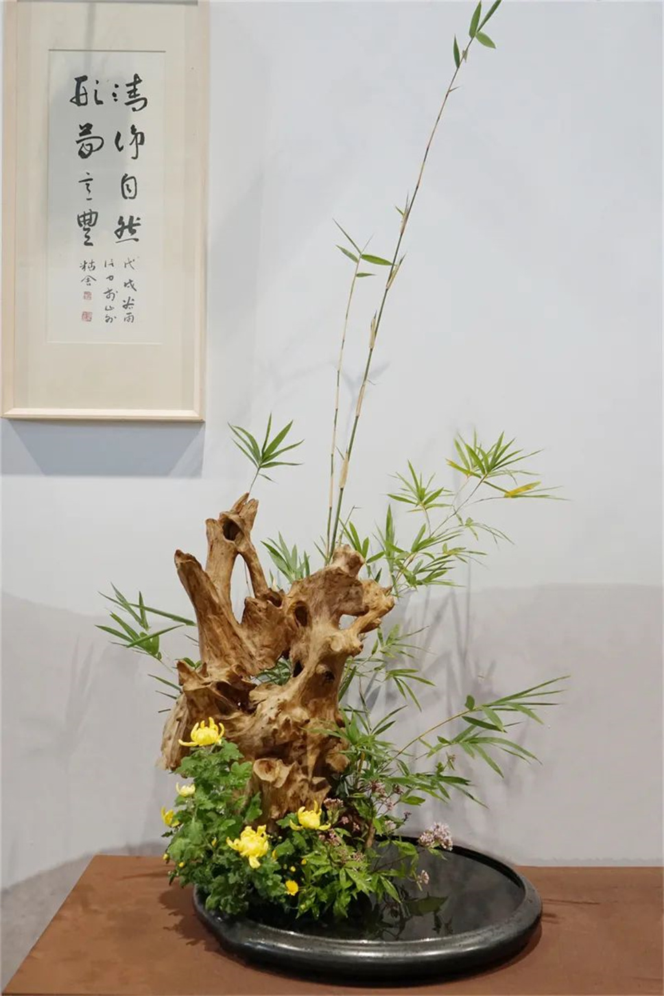 【采薇專欄】傳統(tǒng)插花要破圈兒？17個(gè)流派、名師的200個(gè)作品點(diǎn)亮南京“最美花展”