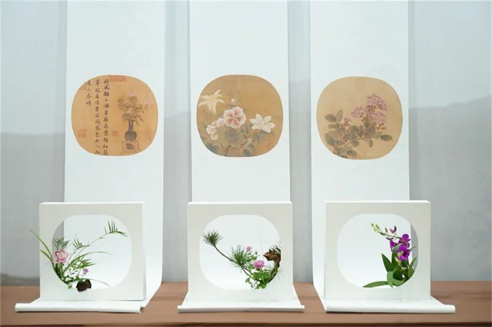 【采薇專欄】傳統(tǒng)插花要破圈兒？17個(gè)流派、名師的200個(gè)作品點(diǎn)亮南京“最美花展”