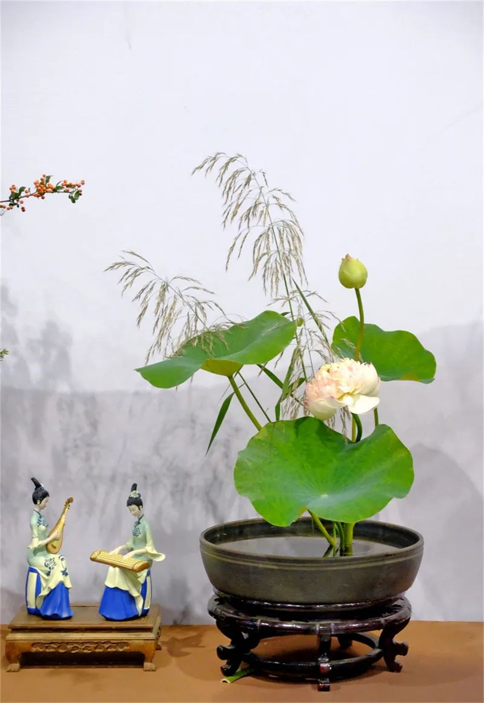 【采薇專欄】傳統(tǒng)插花要破圈兒？17個(gè)流派、名師的200個(gè)作品點(diǎn)亮南京“最美花展”