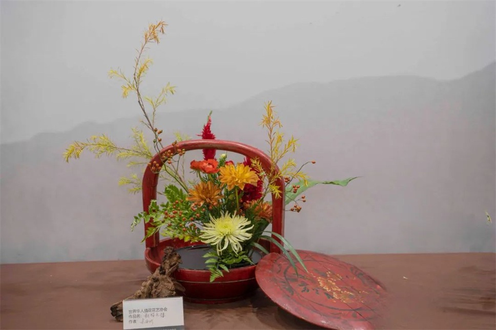 【采薇專欄】傳統(tǒng)插花要破圈兒？17個(gè)流派、名師的200個(gè)作品點(diǎn)亮南京“最美花展”